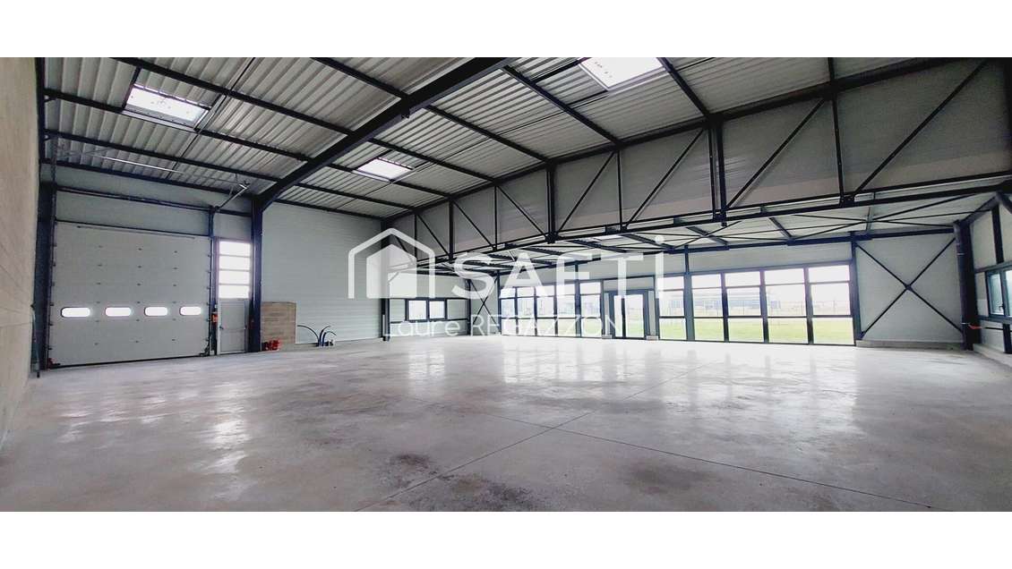 A louer local proche autoroute et ville à Beaune