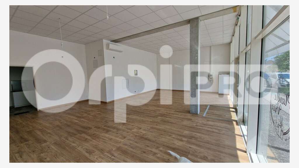 Local commercial 85m² à louer à Bègles