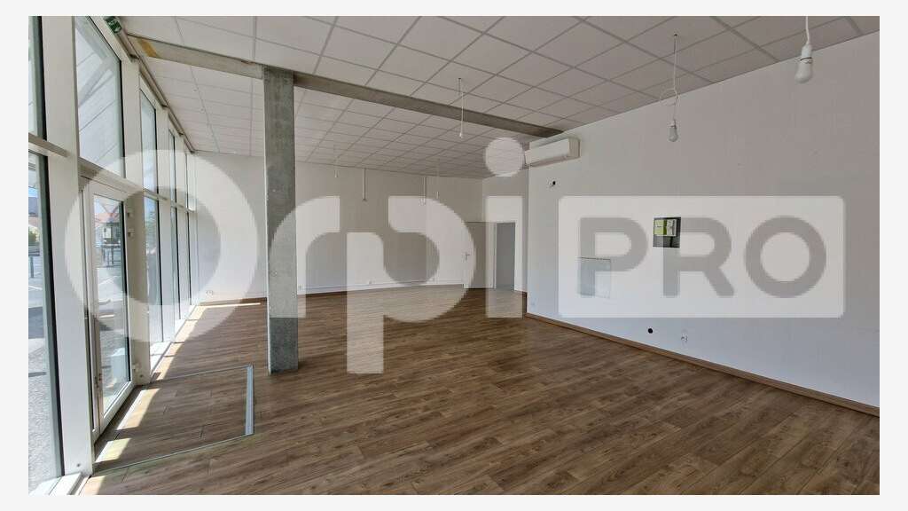 Local commercial 85m² à louer à Bègles