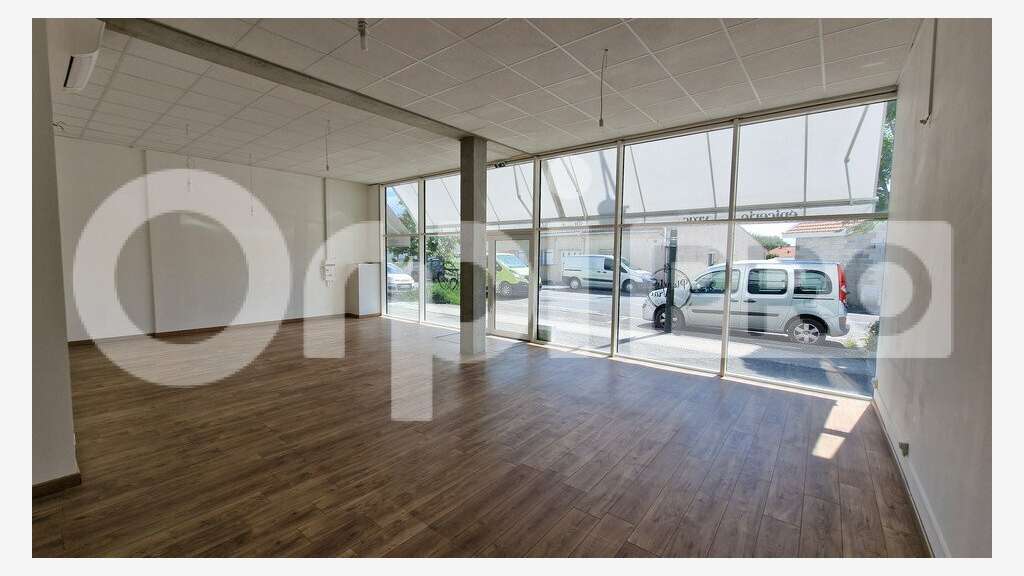 Local commercial 85m² à louer à Bègles