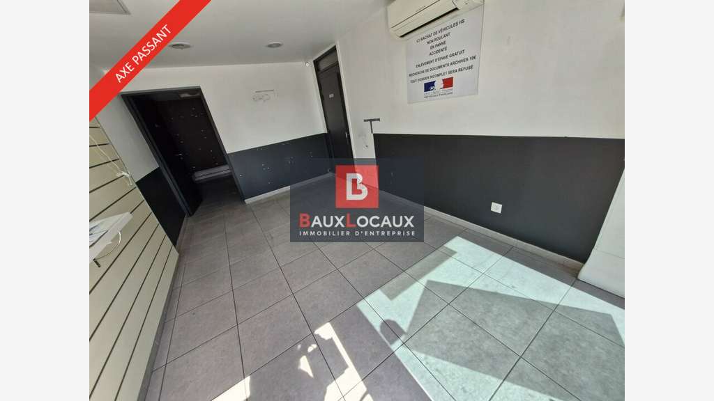Local 25m² à louer axe très passant Marignane