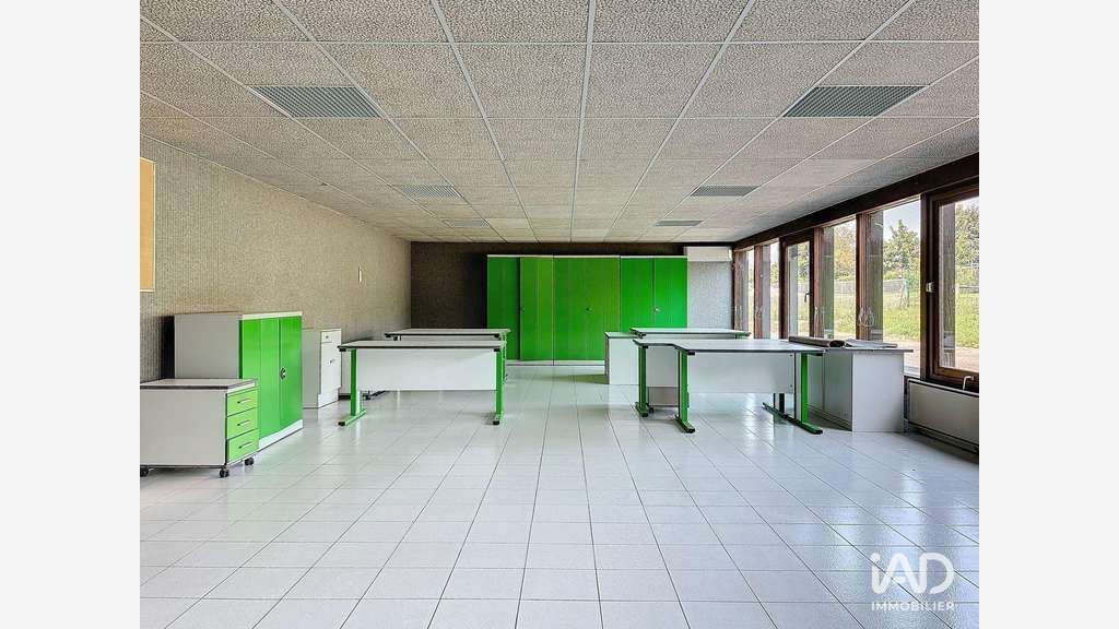 A louer local commercial 800m² à Belley