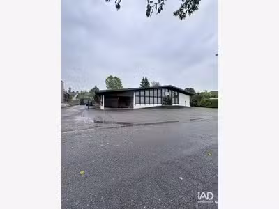 A louer local commercial 800m² à Belley