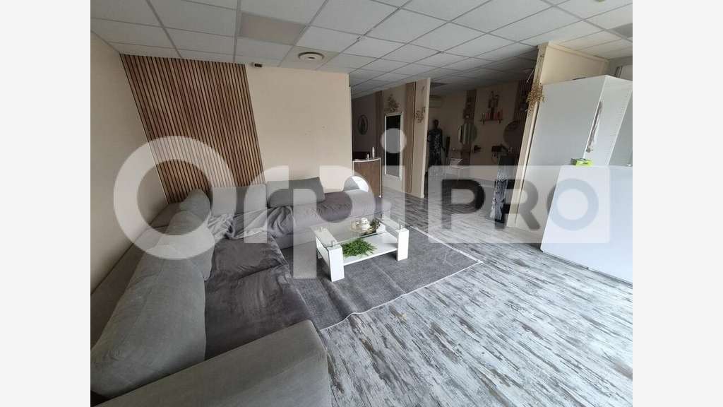 Local commercial 138m² à louer à Bétheny