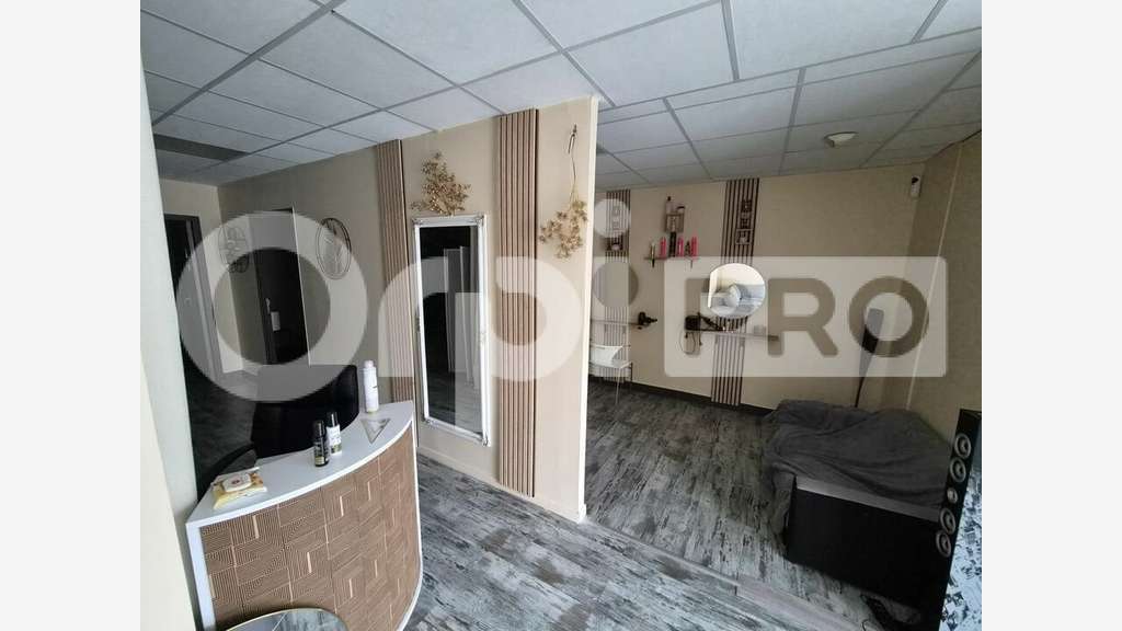 Local commercial 138m² à louer à Bétheny