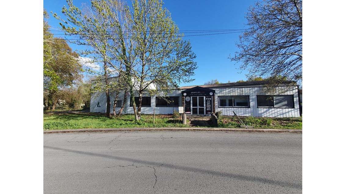 A louer local 270m² à Beychac-et-Caillau RN89