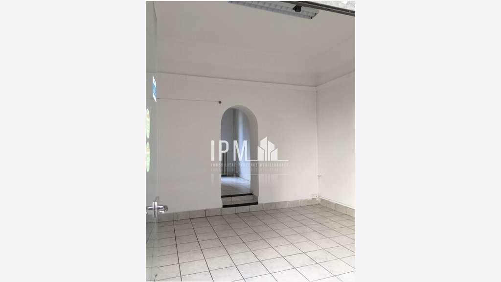 A louer local 50 m² Blancarde 13004