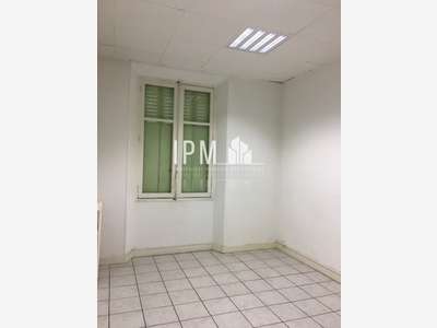 A louer local 50 m² Blancarde 13004