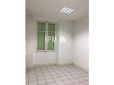 Location Locaux commerciaux - Boutiques à Marseille 4e