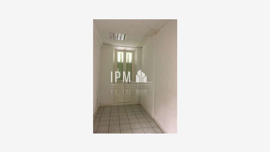 A louer local 50 m² Blancarde 13004