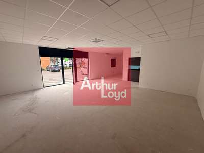 A louer local commercial 94m² en coeur de zone Boé
