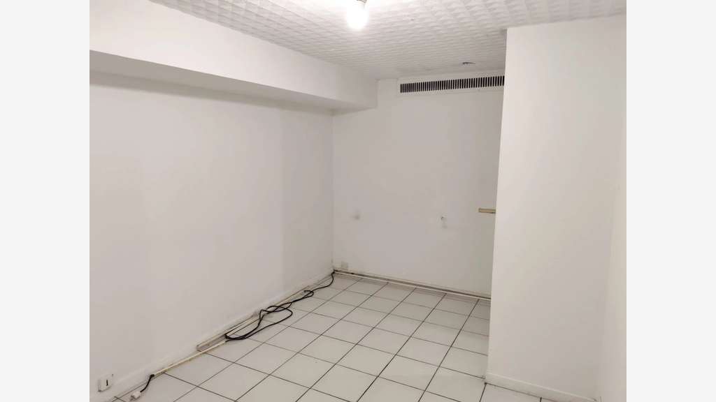 Local commercial à louer 154m² à Bondy