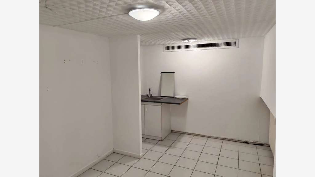 Local commercial à louer 154m² à Bondy