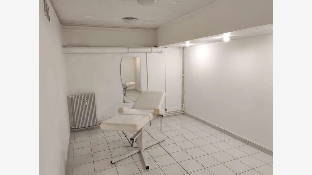 Local commercial à louer 154m² à Bondy