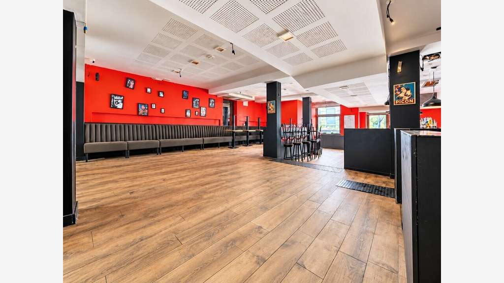Local commercial 330m² à louer à Bordeaux