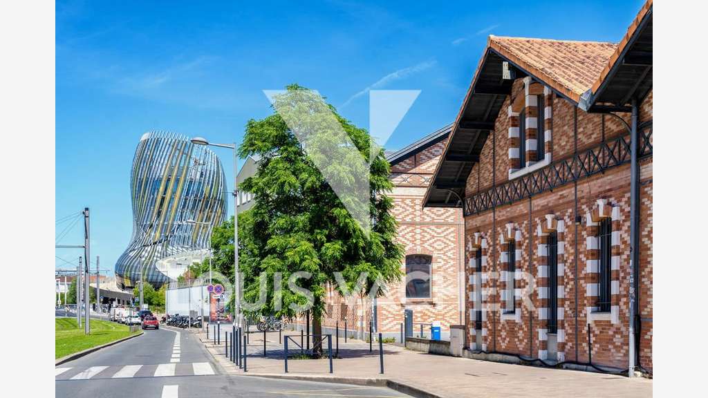 Location local 104m² Bassin à Flot Bordeaux 
