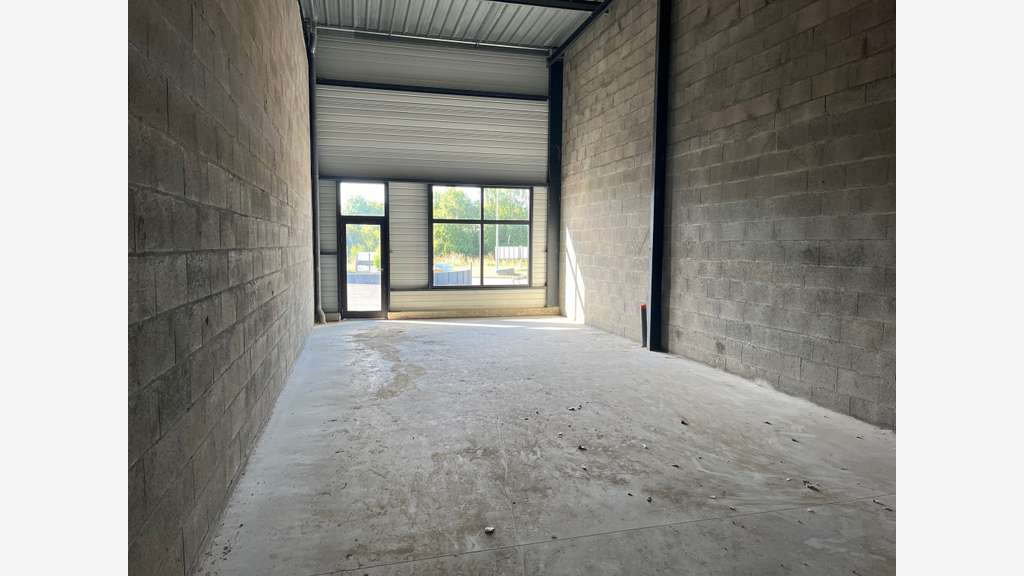A louer local 120m² zone commerciale Saint-Brieuc