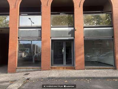 A louer local climatisé avec vitrines à Montauban 
