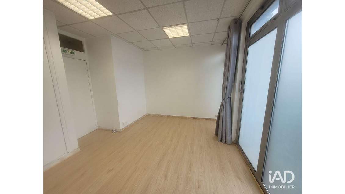A louer local 102m² à Ablon-sur-Seine centre