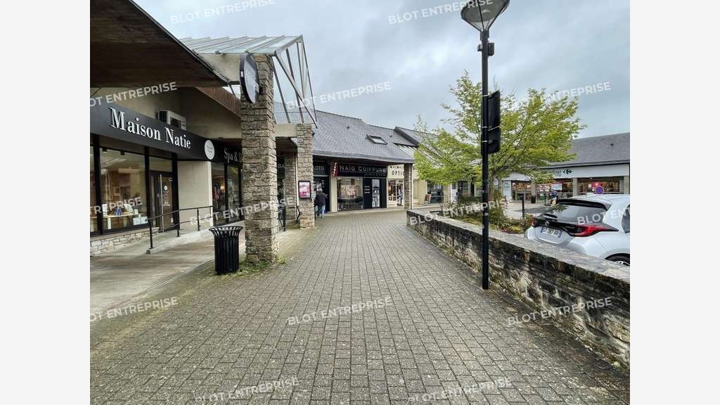 A louer local 224m² centre commercial Acigné