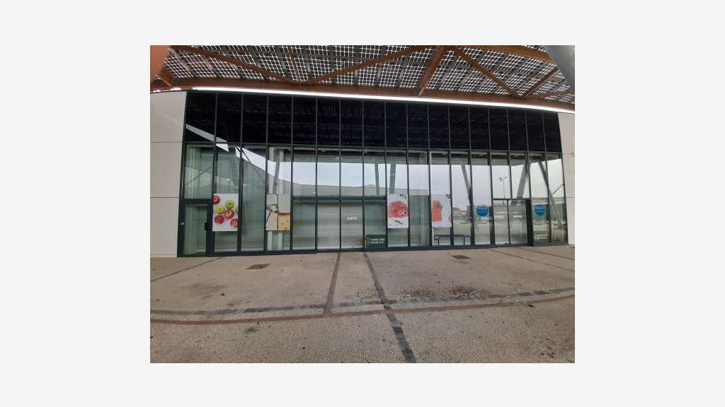 A louer local 1543m² à Agen