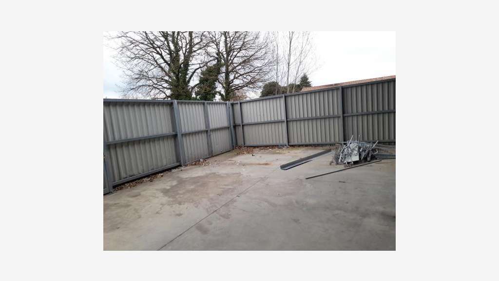 A louer local 1543m² à Agen