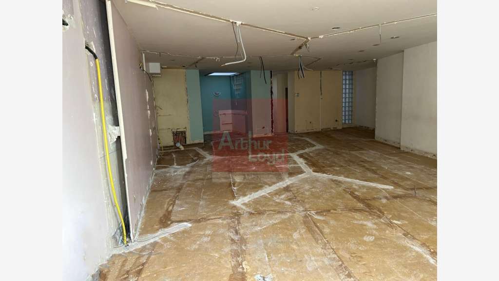 A louer local commercial 103.8m² à Agen centre