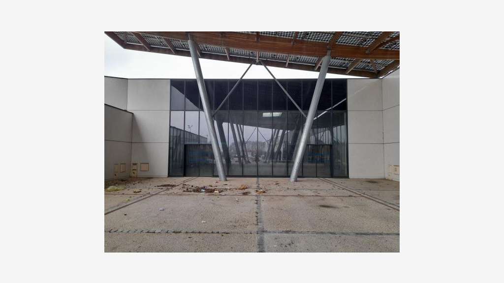 A louer boutique de 1564m² à Agen