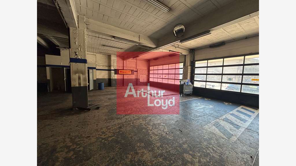 A louer local commercial 534m² axe majeur d'Agen