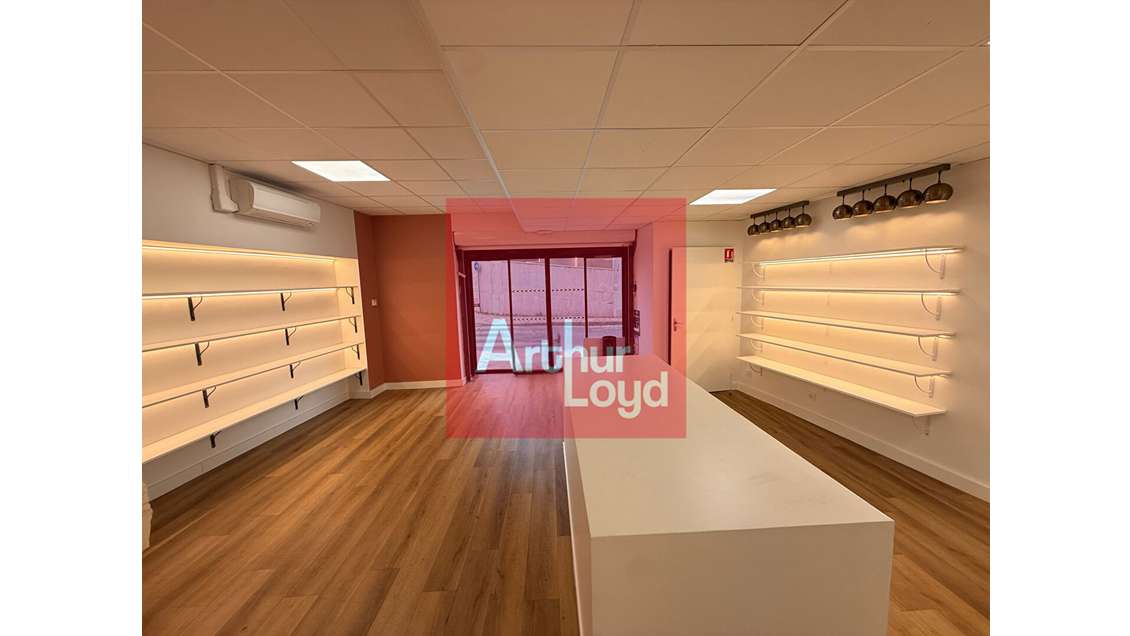A louer local commercial 90m² hyper centre Agen