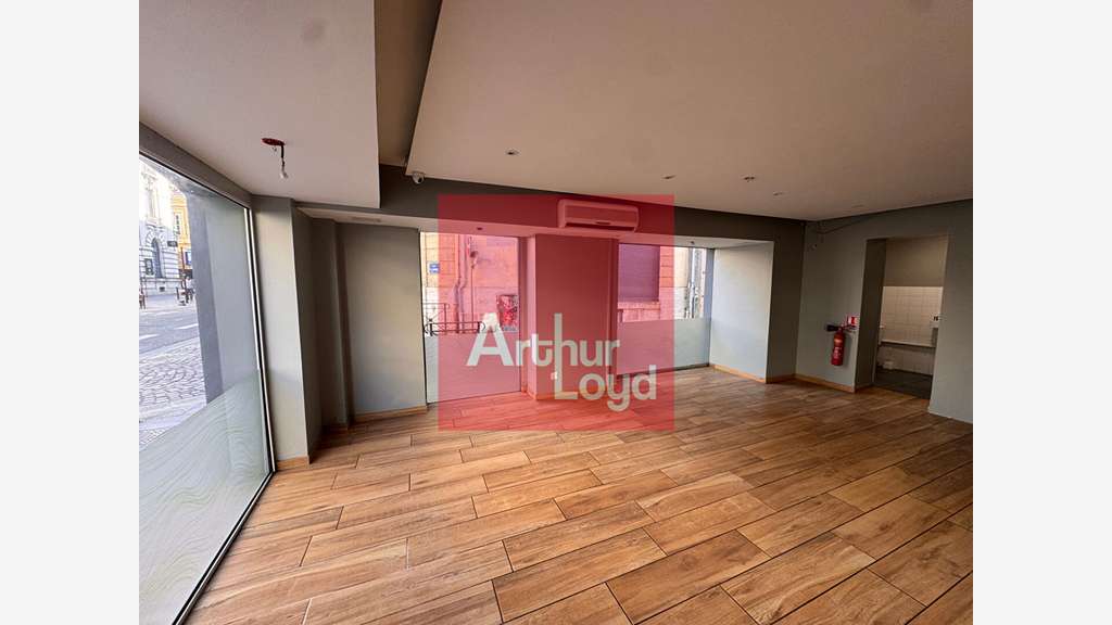 Loue local cial fonctionnel 131m² en centre Agen