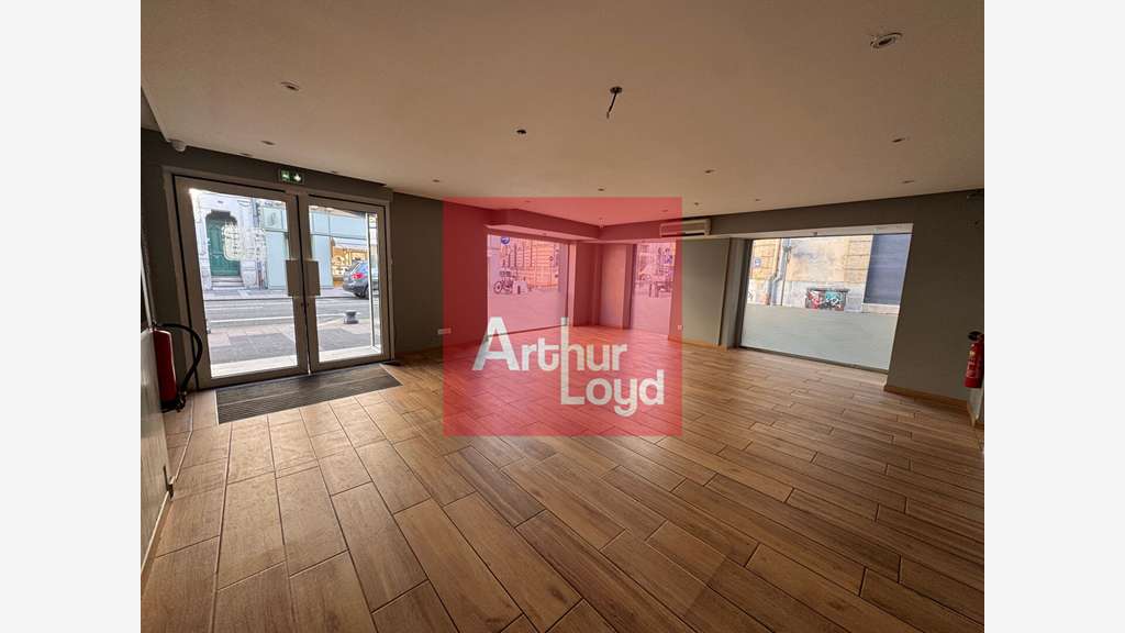 Loue local cial fonctionnel 131m² en centre Agen