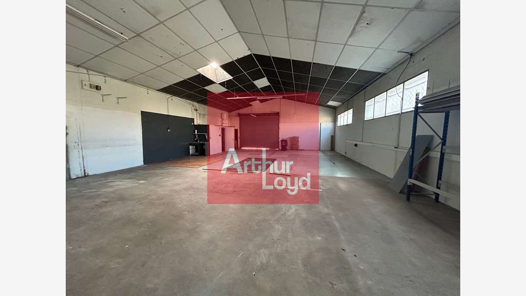 Local commercial 324m² à louer à Agen