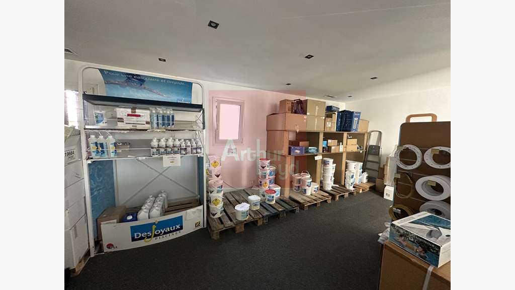 Local commercial 140m² à louer à Agen 