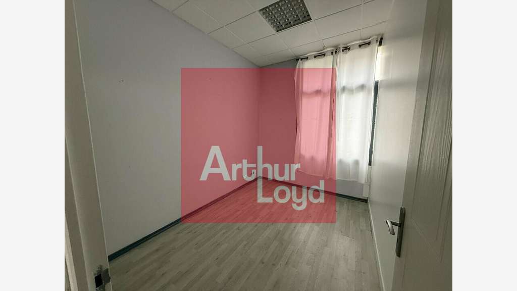 A louer local commercial 84m² hyper centre Agen