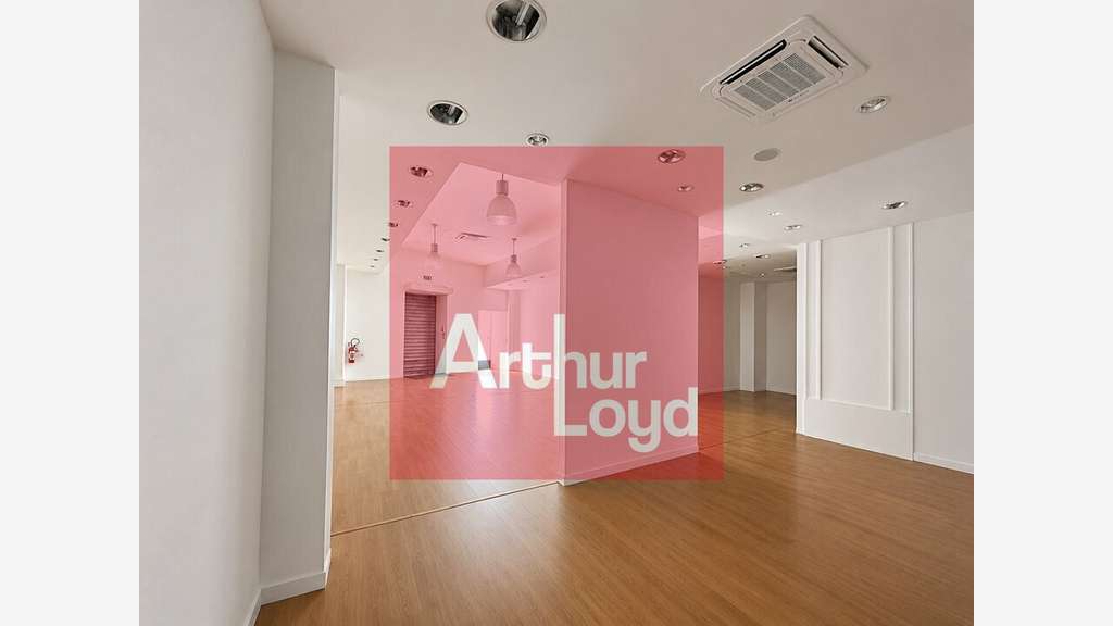 A louer local commercial 134,28m² à Agen centre