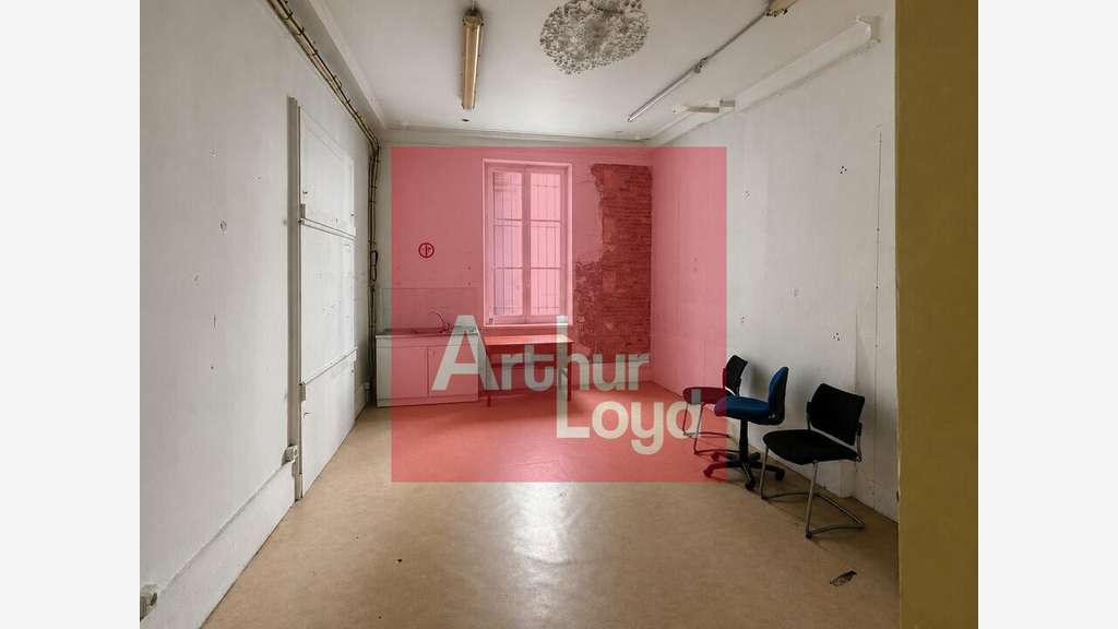 A louer local commercial 134,28m² à Agen centre