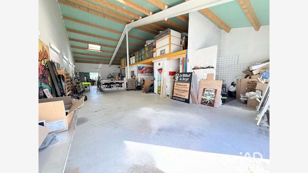 A louer local d'activité 250m² ZA d'Aiglun