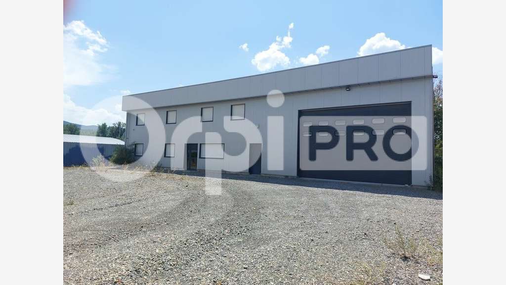 Bâtiment d'activités de 847m² à louer à Aiglun