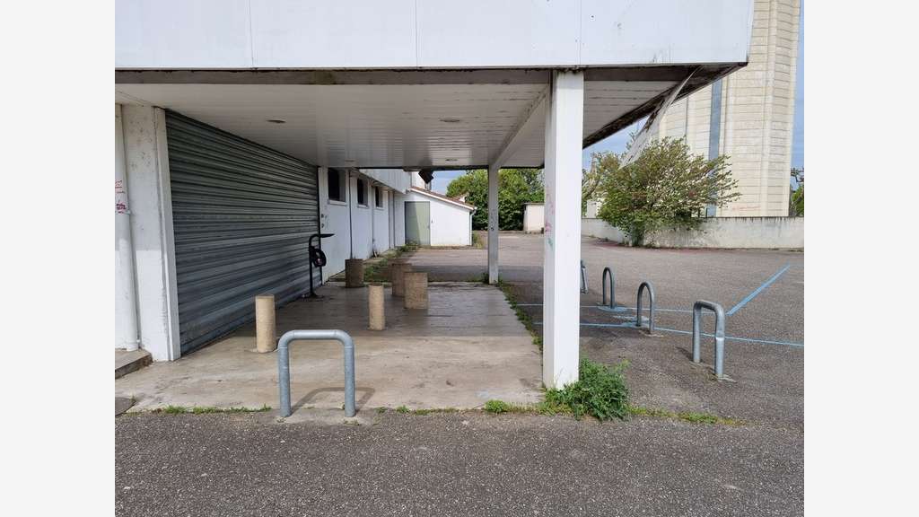 A louer local commercial centre-ville d'Aiguillon