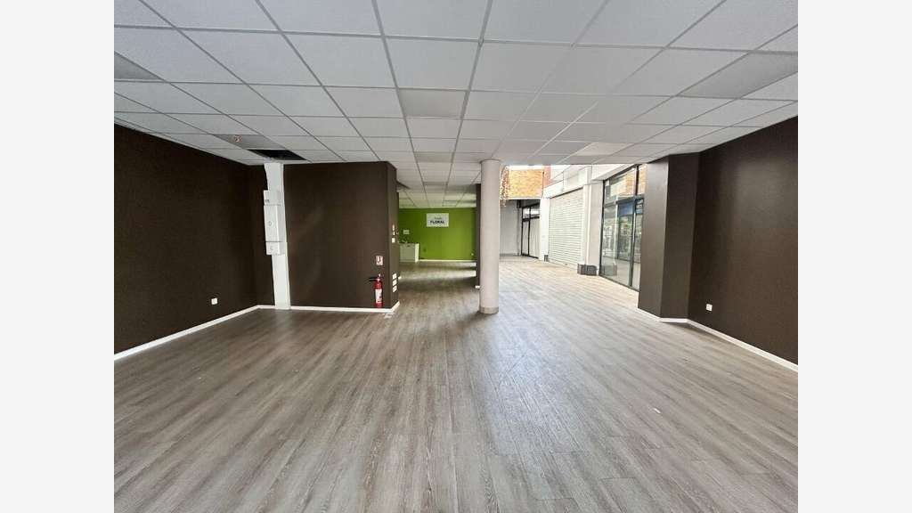 A louer local commercial 132m² à Aire sur la Lys