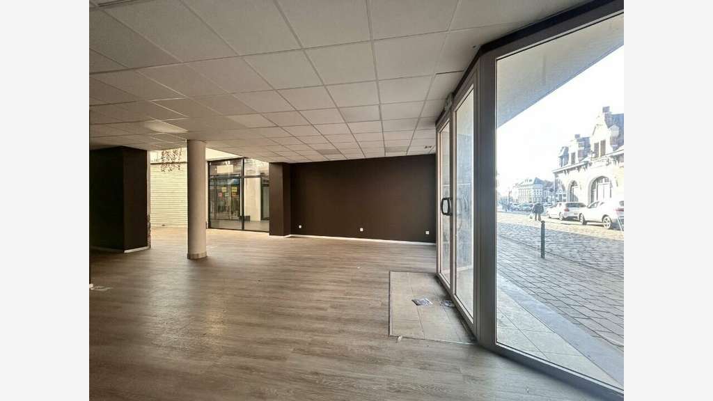 A louer local commercial 132m² à Aire sur la Lys
