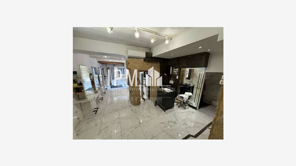 A louer local commercial 150m² Aix-en-Provence
