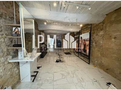 A louer local commercial 150m² Aix-en-Provence