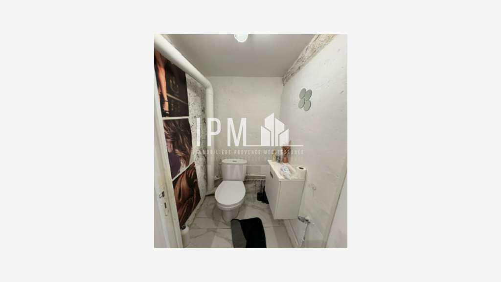 A louer local commercial 150m² Aix-en-Provence