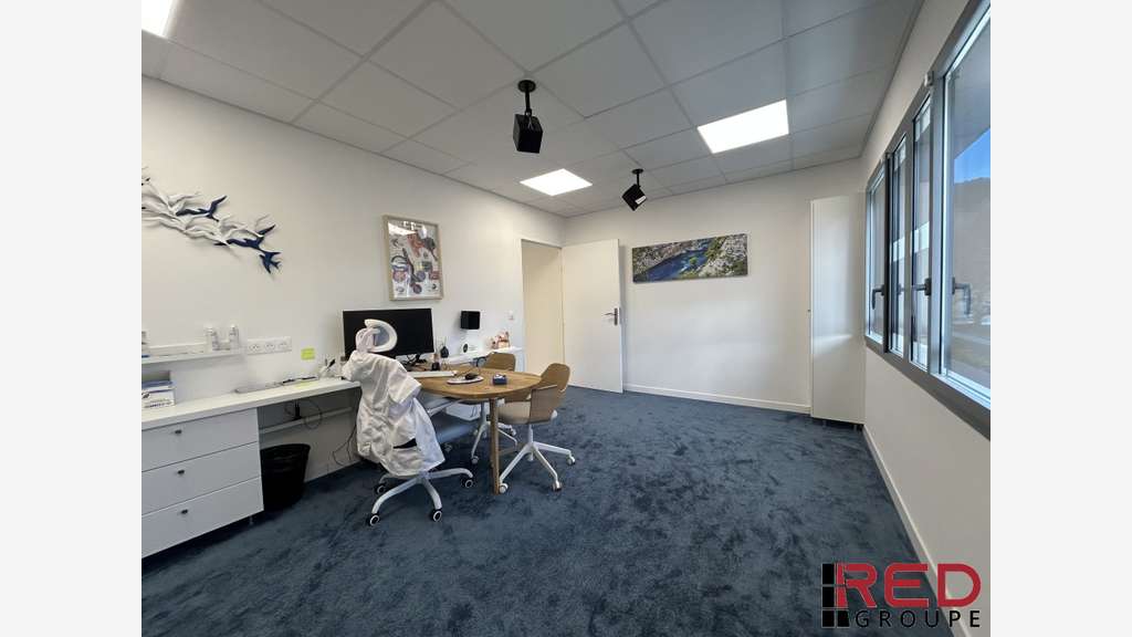 A louer locaux commerciaux 56m² au Tholonet