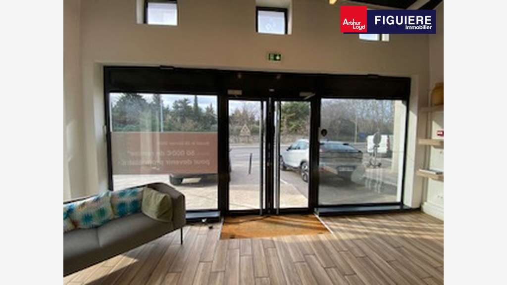 Superbe local commercial 265m² à louer à Aix