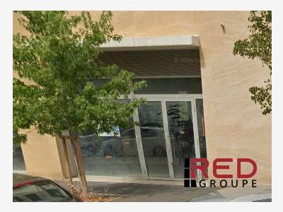 A louer local commercial 232m² vitrine Aix en Pce