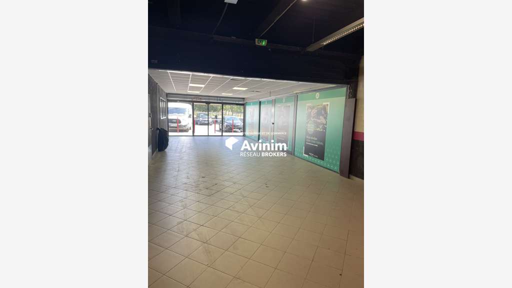 A louer boutique kiosque 25m² en ccial Aix en Pce