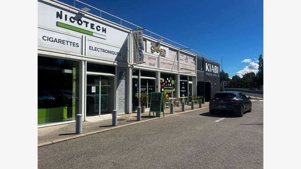 Bel emplacement à louer zone commerciale Aix